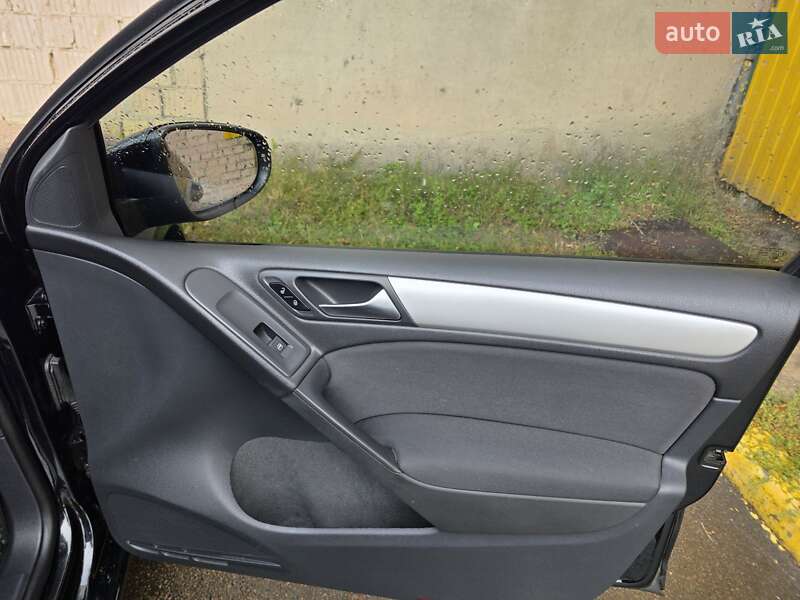 Хэтчбек Volkswagen Golf 2013 в Киеве фото 29 Хэтчбек Volkswagen Golf 2013 в Киеве