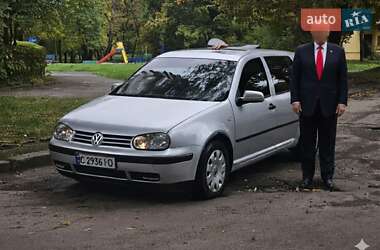 Хетчбек Volkswagen Golf 2002 в Львові