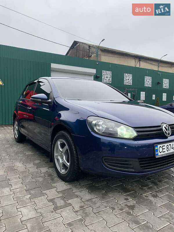 Хетчбек Volkswagen Golf 2010 в Чернівцях