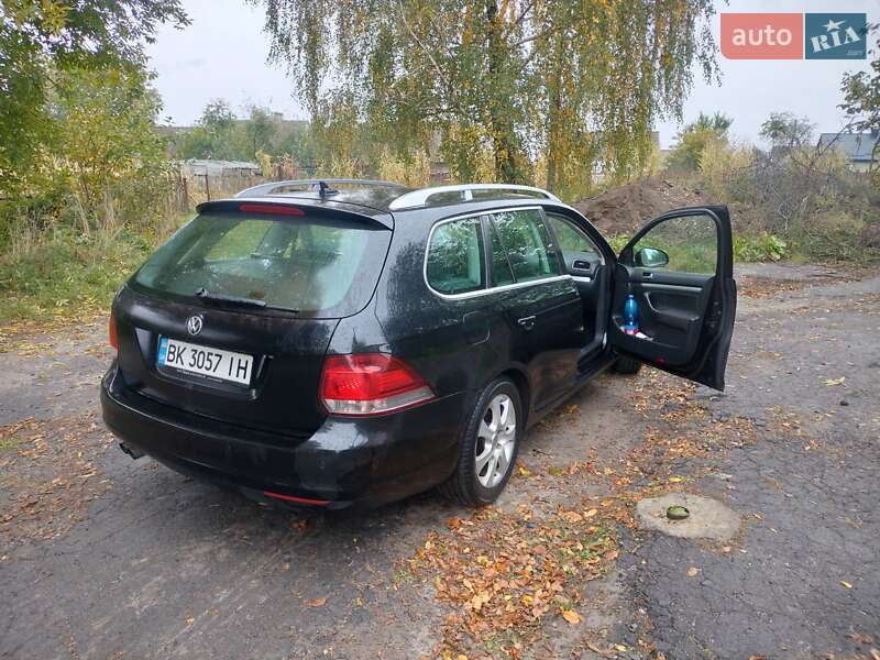 Универсал Volkswagen Golf 2009 в Ровно