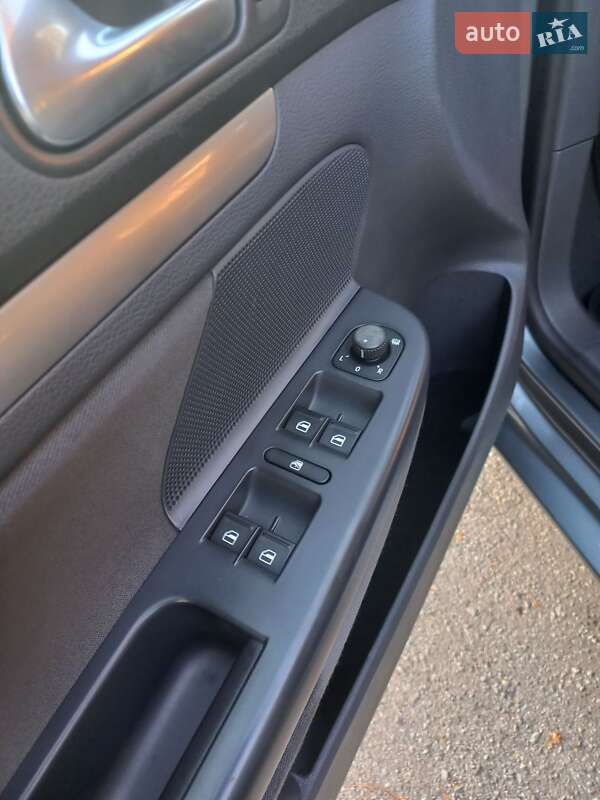 Универсал Volkswagen Golf 2008 в Житомире