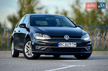 Хетчбек Volkswagen Golf 2017 в Дрогобичі
