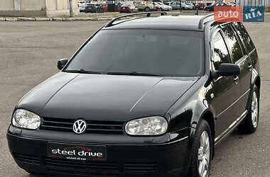 Універсал Volkswagen Golf 2003 в Миколаєві