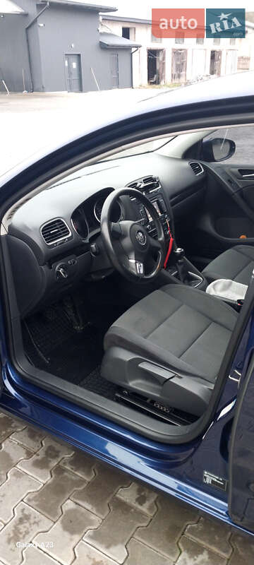 Хэтчбек Volkswagen Golf 2010 в Житомире
