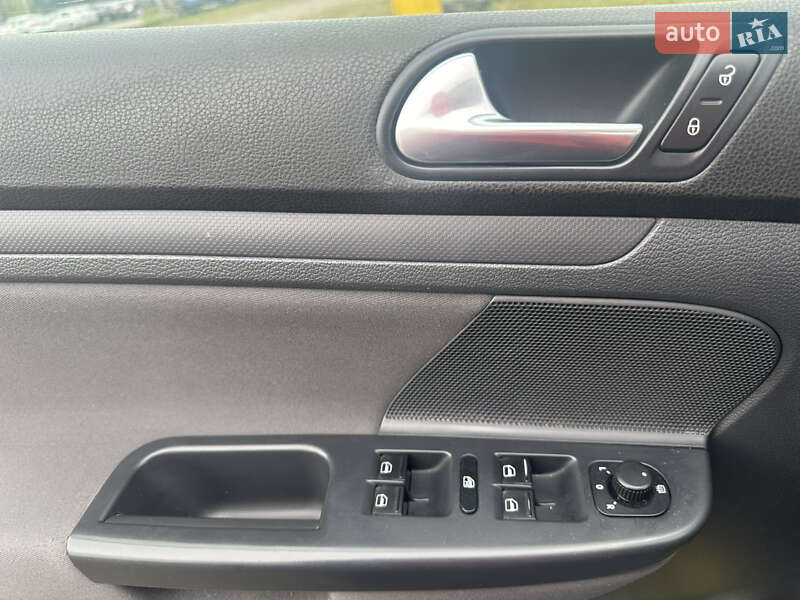 Хэтчбек Volkswagen Golf 2008 в Львове фото 13 Хэтчбек Volkswagen Golf 2008 в Львове