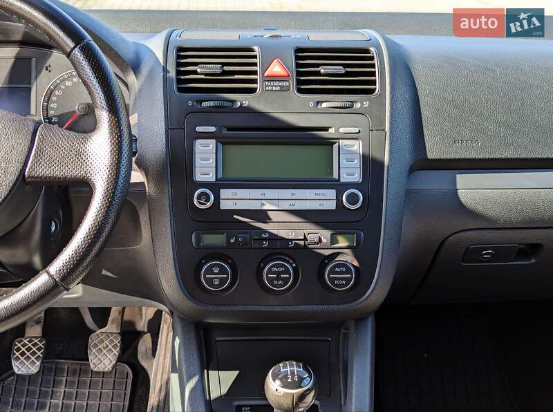 Универсал Volkswagen Golf 2007 в Ровно