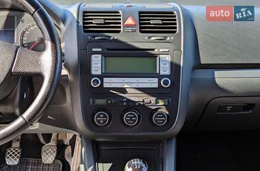 Універсал Volkswagen Golf 2007 в  фото 17 Універсал Volkswagen Golf 2007 в