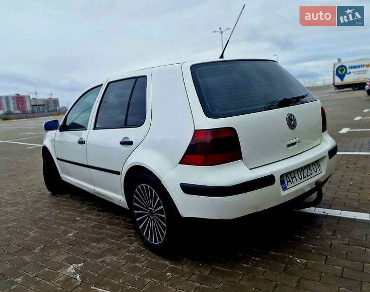 Хетчбек Volkswagen Golf 2001 в Одесі