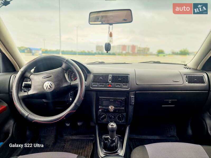 Хетчбек Volkswagen Golf 2001 в Одесі