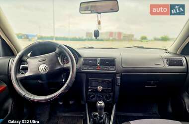 Хэтчбек Volkswagen Golf 2001 в  фото 14 Хэтчбек Volkswagen Golf 2001 в