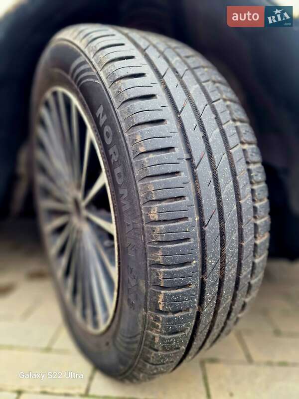 Хетчбек Volkswagen Golf 2001 в Одесі