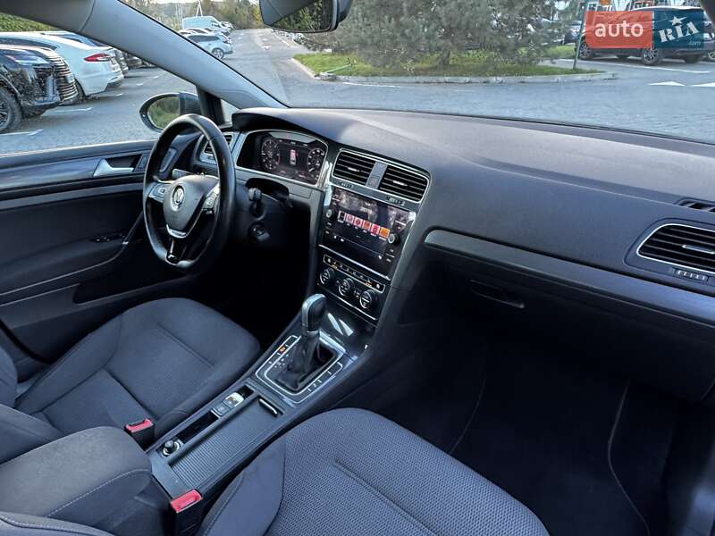 Універсал Volkswagen Golf 2019 в Хмельницькому
