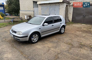 Хэтчбек Volkswagen Golf 2003 в Харькове