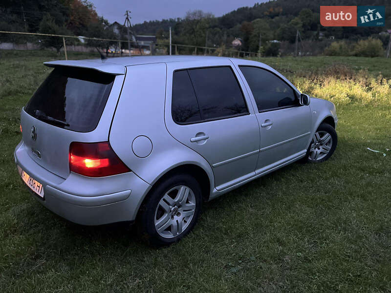 Volkswagen Golf 2002