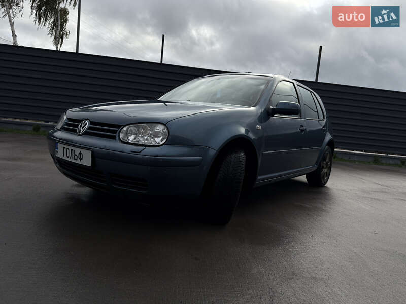 Хетчбек Volkswagen Golf 2003 в Києві