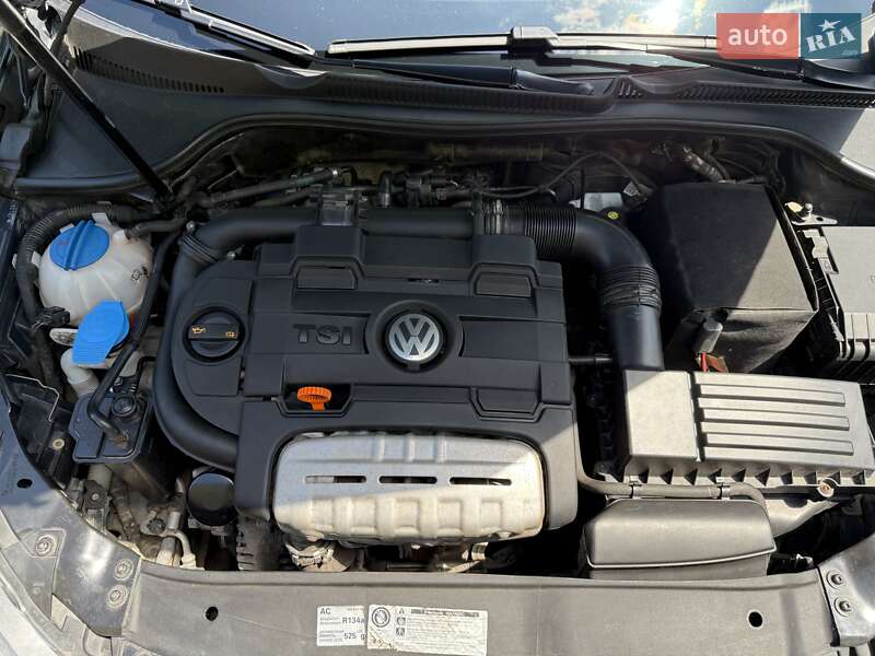 Хетчбек Volkswagen Golf 2012 в Одесі