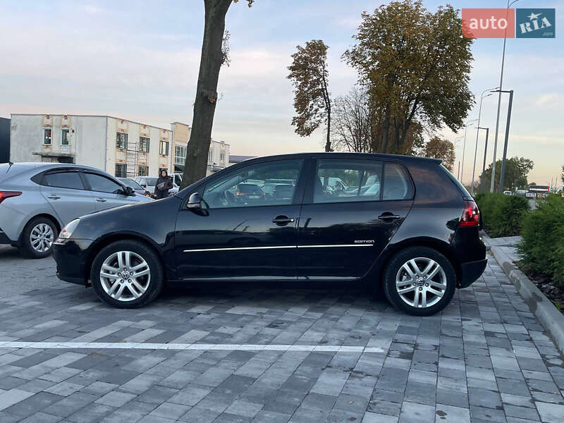 Хэтчбек Volkswagen Golf 2008 в Виннице