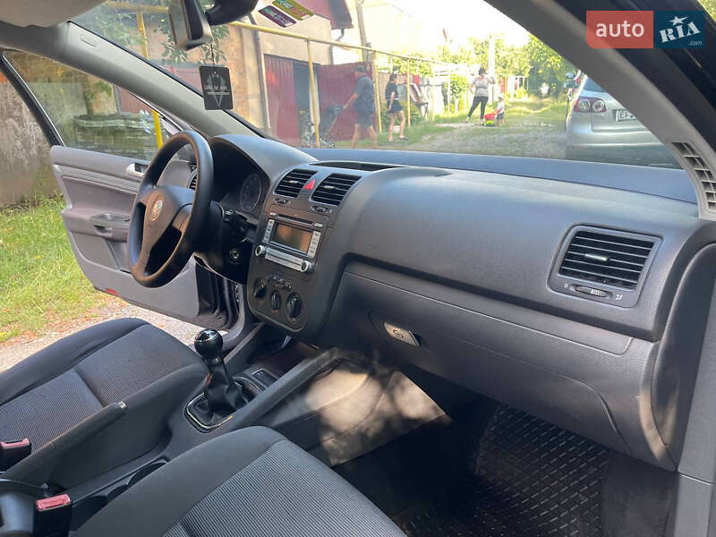 Хэтчбек Volkswagen Golf 2008 в Виннице