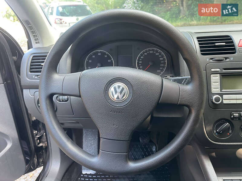 Хэтчбек Volkswagen Golf 2008 в Виннице