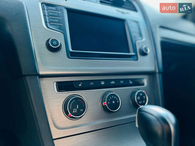 Универсал Volkswagen Golf 2016 в Полтаве