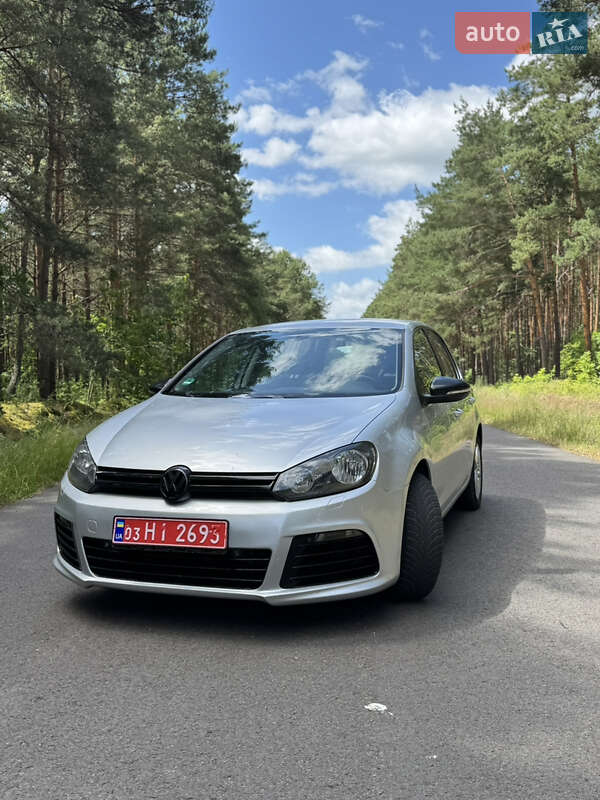 Хетчбек Volkswagen Golf 2009 в Луцьку