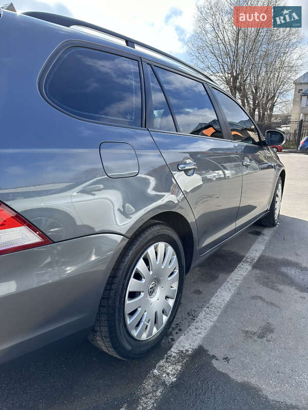 Універсал Volkswagen Golf 2007 в Чернігові