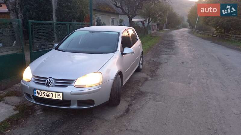 Хетчбек Volkswagen Golf 2007 в Мукачевому