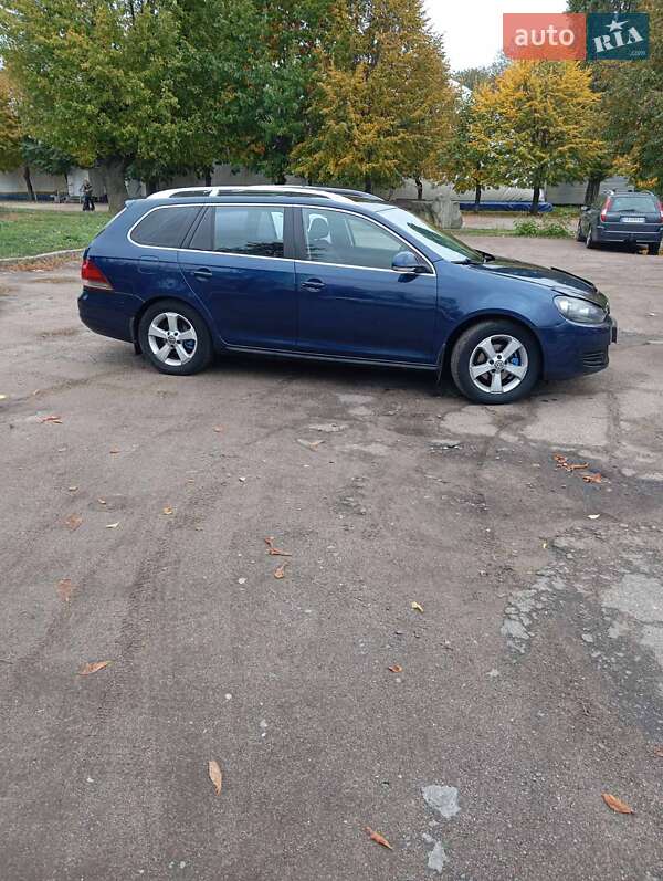 Универсал Volkswagen Golf 2010 в Черкассах