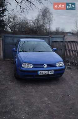 Хэтчбек Volkswagen Golf 2001 в Киеве