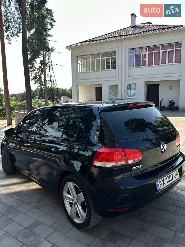 Хетчбек Volkswagen Golf 2010 в Охтирці
