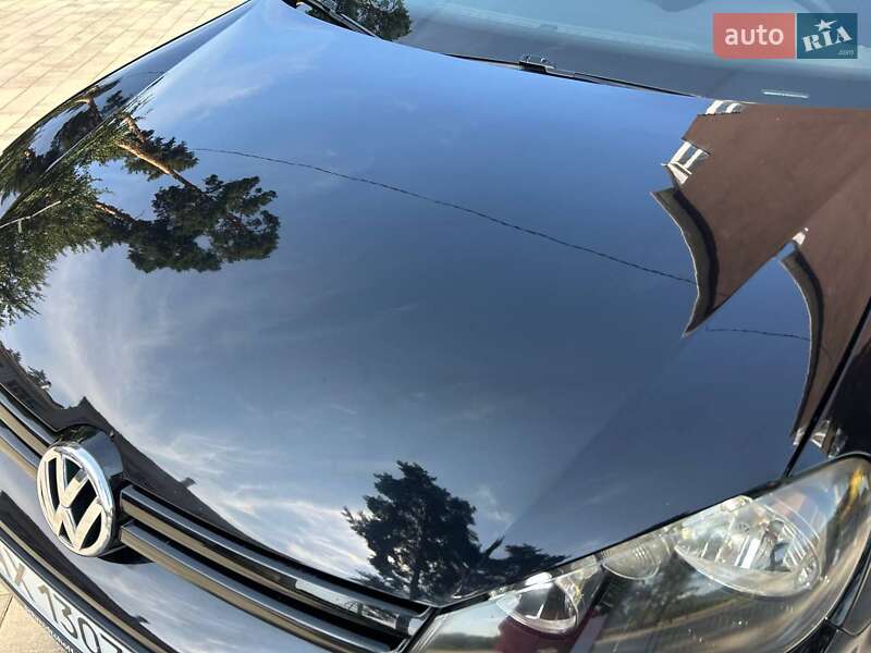 Хетчбек Volkswagen Golf 2010 в Охтирці