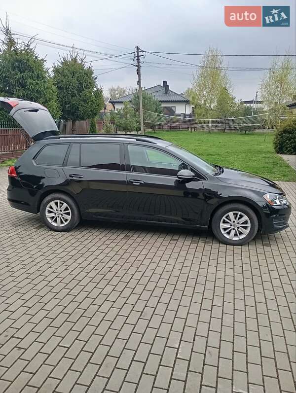 Універсал Volkswagen Golf 2016 в Луцьку