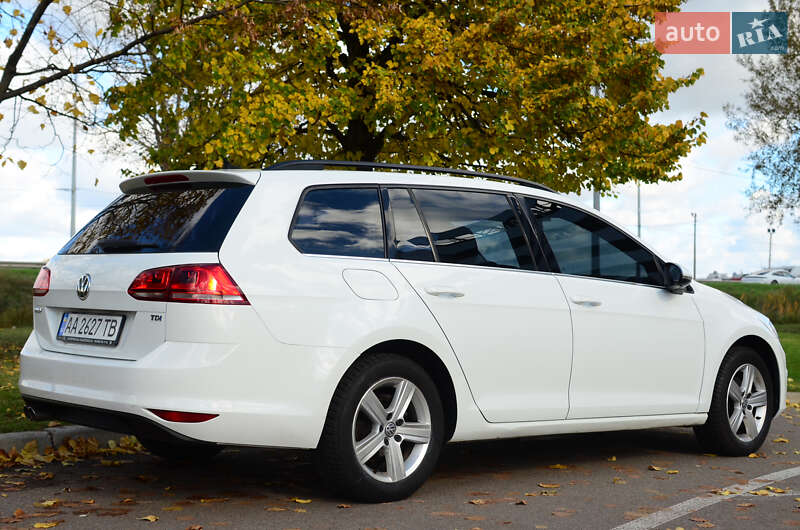 Універсал Volkswagen Golf 2015 в Києві