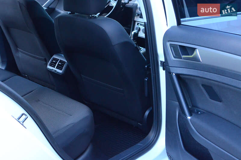 Універсал Volkswagen Golf 2015 в Києві