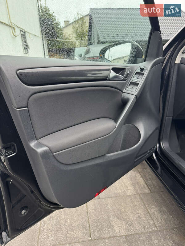 Хетчбек Volkswagen Golf 2012 в Львові