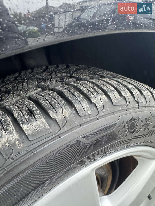 Хетчбек Volkswagen Golf 2012 в Львові