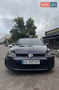 Хэтчбек Volkswagen Golf 2015 в Киеве