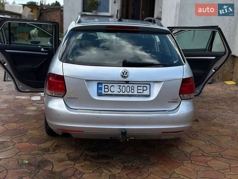 Універсал Volkswagen Golf 2011 в Городку