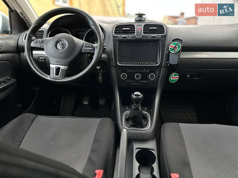 Універсал Volkswagen Golf 2011 в Городку