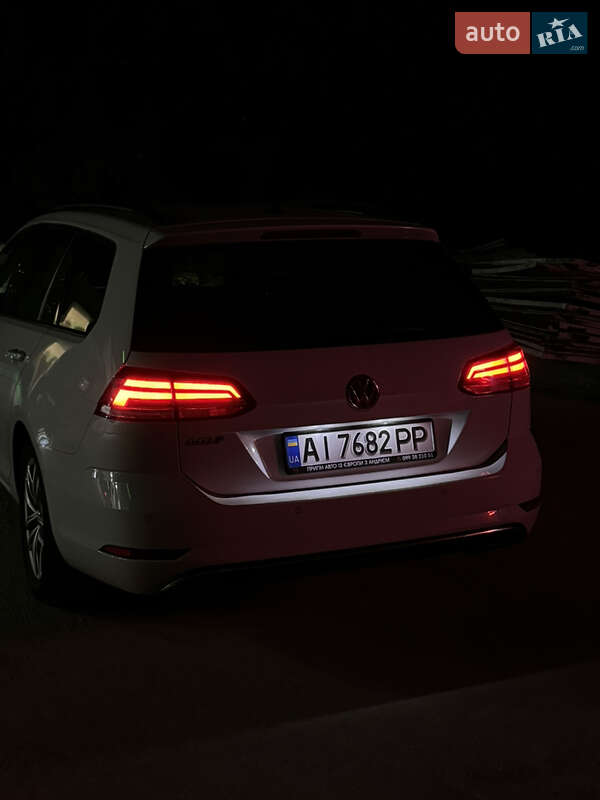 Універсал Volkswagen Golf 2017 в Києві