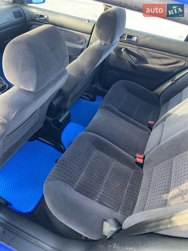 Хетчбек Volkswagen Golf 1999 в Києві