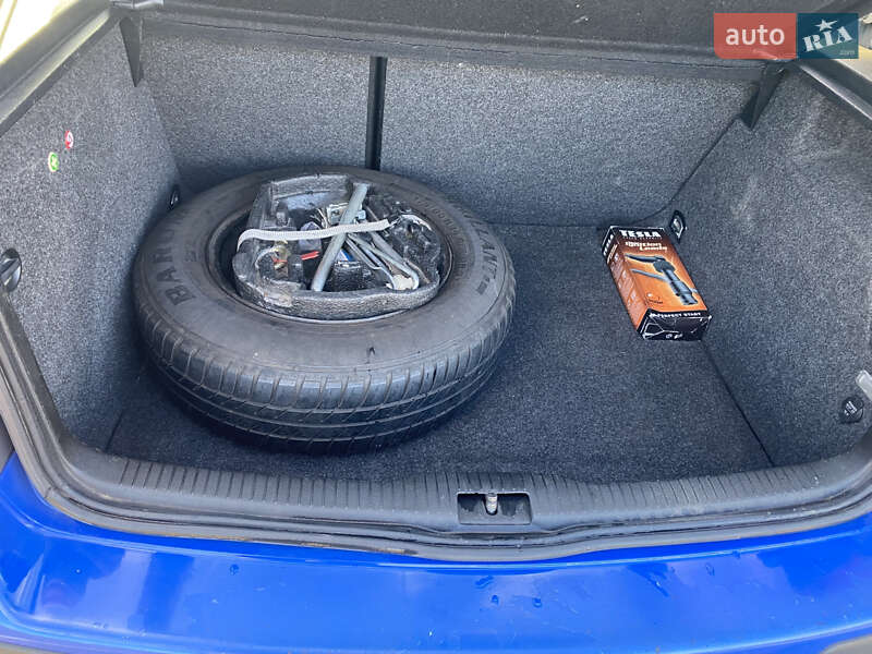 Хетчбек Volkswagen Golf 1999 в Києві