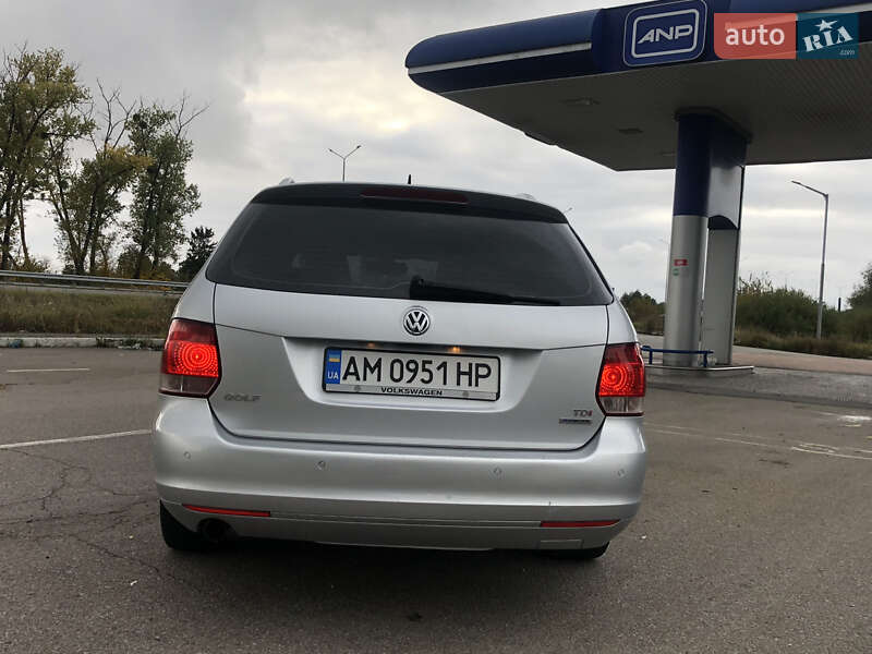 Універсал Volkswagen Golf 2011 в Звягелі