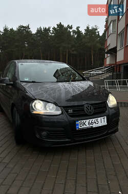 Хетчбек Volkswagen Golf 2007 в Вараші