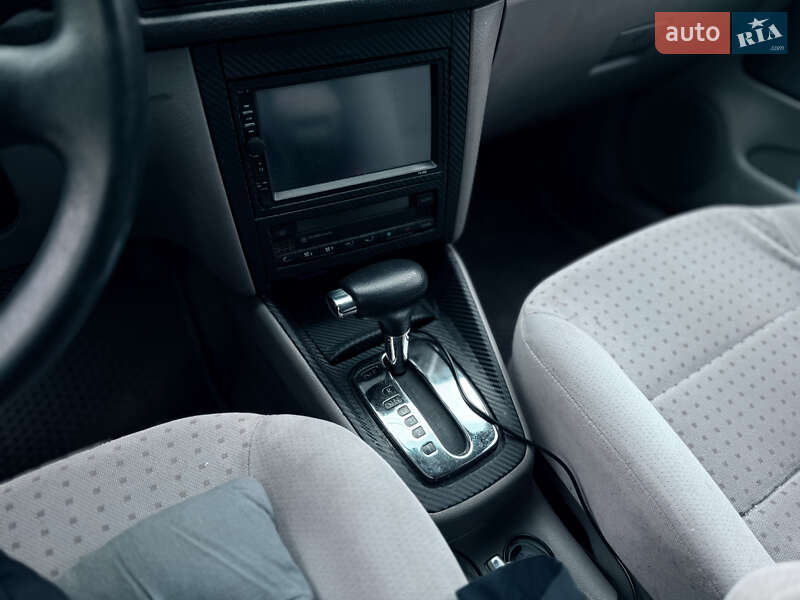 Хэтчбек Volkswagen Golf 1999 в Вараше