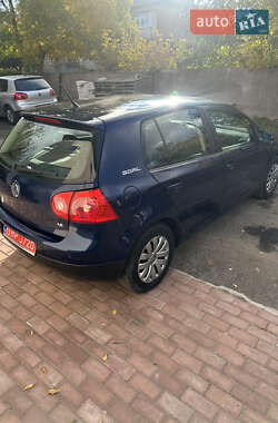 Хэтчбек Volkswagen Golf 2006 в  фото 4 Хэтчбек Volkswagen Golf 2006 в
