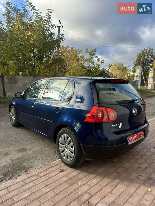 Хэтчбек Volkswagen Golf 2006 в Хороле