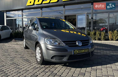 Хетчбек Volkswagen Golf 2005 в Мукачевому