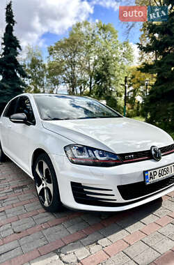 Хетчбек Volkswagen Golf 2015 в Києві