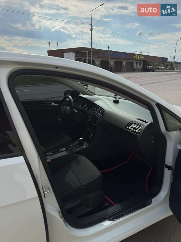 Хетчбек Volkswagen Golf 2014 в Ковелі